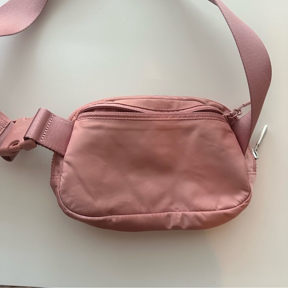 Lululemon belt bag - Picture 2 of 3
